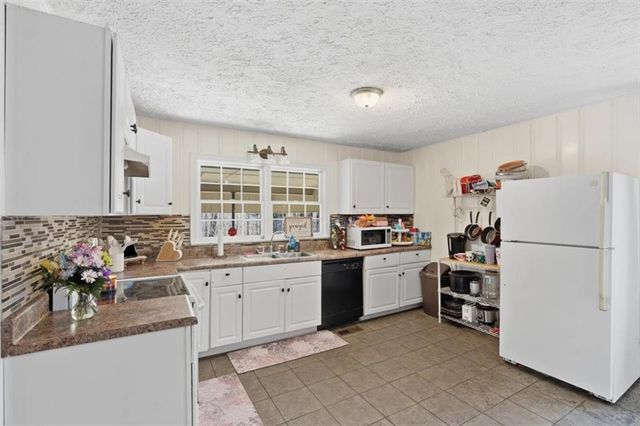 146 E Side Drive, Tallapoosa, GA 30176