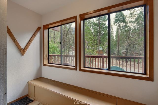 8041 Chilnualna Falls, Wawona, CA 95389