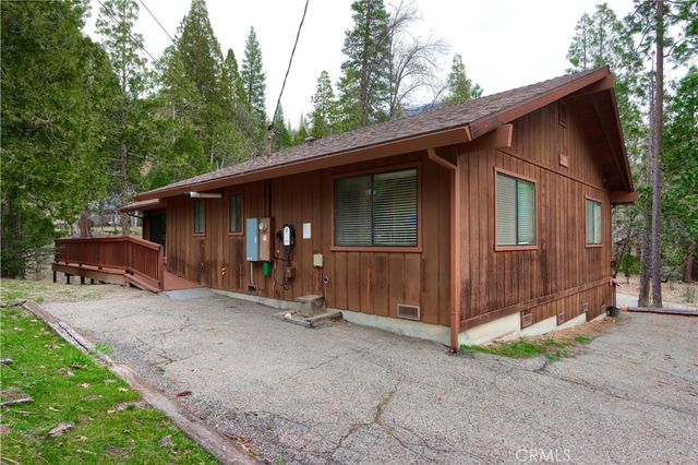 8041 Chilnualna Falls, Wawona, CA 95389