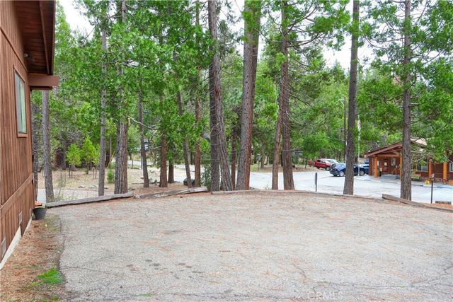 8041 Chilnualna Falls, Wawona, CA 95389