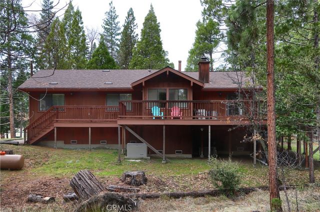 8041 Chilnualna Falls, Wawona, CA 95389