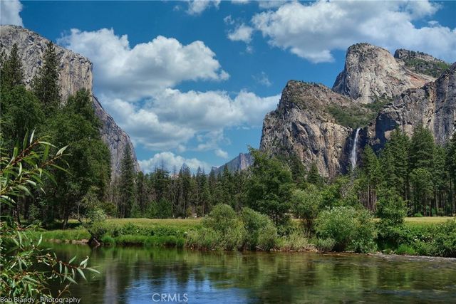 8041 Chilnualna Falls, Wawona, CA 95389