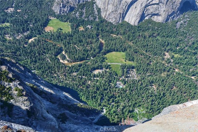 8041 Chilnualna Falls, Wawona, CA 95389