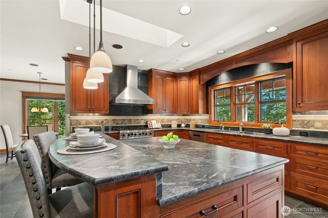 21241 SE 40th Street, Sammamish, WA 98075