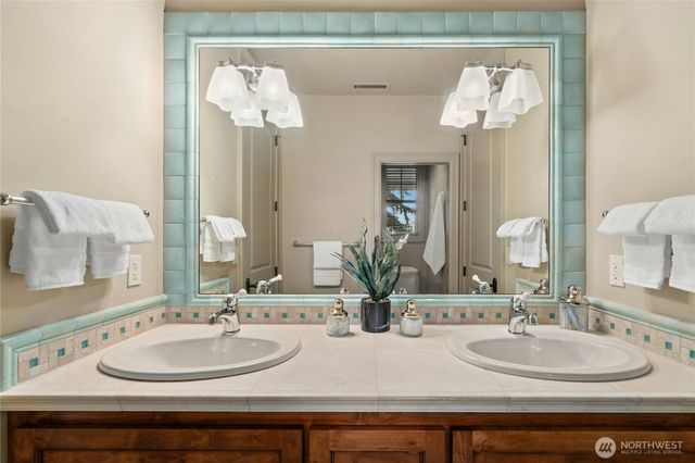 21241 SE 40th Street, Sammamish, WA 98075