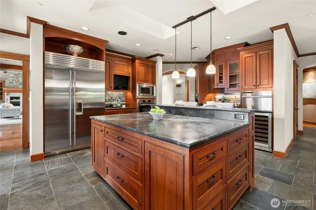 21241 SE 40th Street, Sammamish, WA 98075