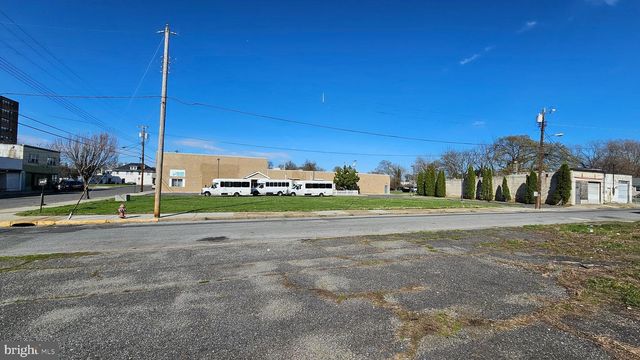 65 S BROAD ST, Penns Grove, NJ 08069