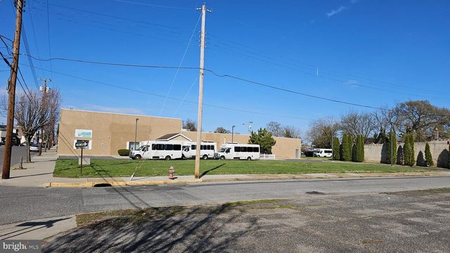 65 S BROAD ST, Penns Grove, NJ 08069