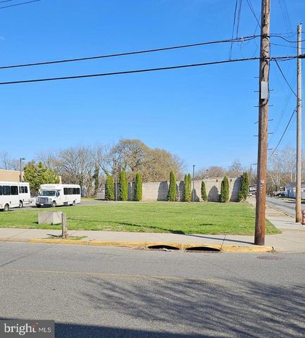 65 S BROAD ST, Penns Grove, NJ 08069