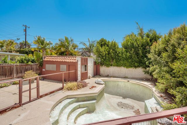 10614 Cushdon Avenue, Los Angeles, CA 90064