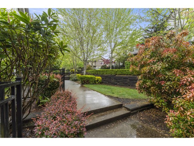 4884 Nw 162ND Ter, Portland, OR 97229
