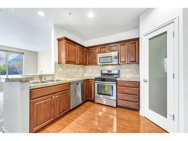 4884 Nw 162ND Ter, Portland, OR 97229