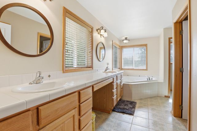 6259 Brennan Ct, Nine Mile Falls, WA 99026