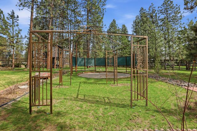 6259 Brennan Ct, Nine Mile Falls, WA 99026