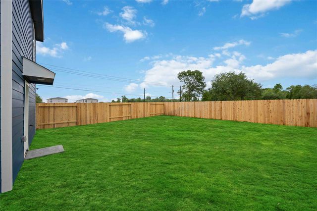 11704 Watermelon Street, Houston, TX 77048