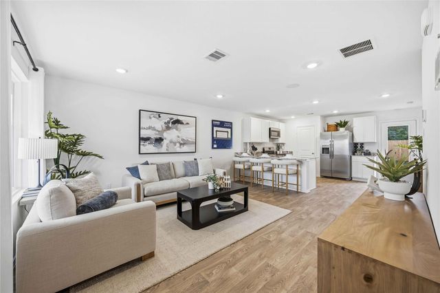11704 Watermelon Street, Houston, TX 77048