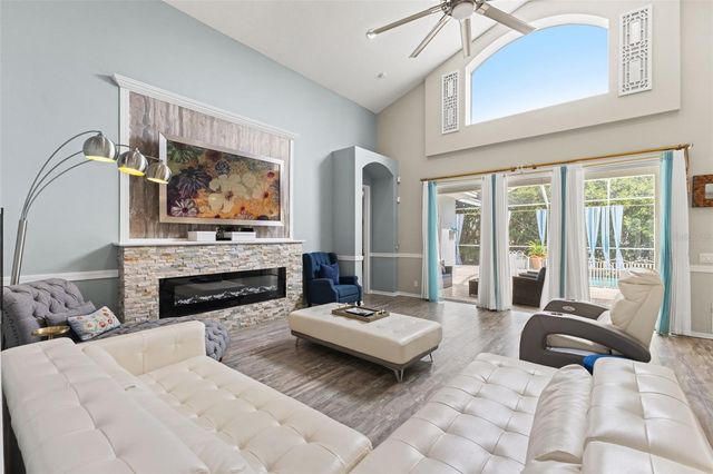 10117 DEERCLIFF DRIVE, Tampa, FL 33647