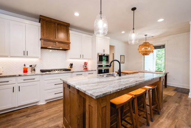 4032 Eagle Valley Drive, Benton, AR 72019