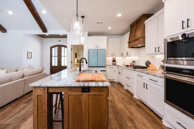 4032 Eagle Valley Drive, Benton, AR 72019