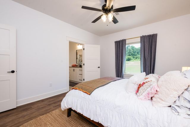 4032 Eagle Valley Drive, Benton, AR 72019