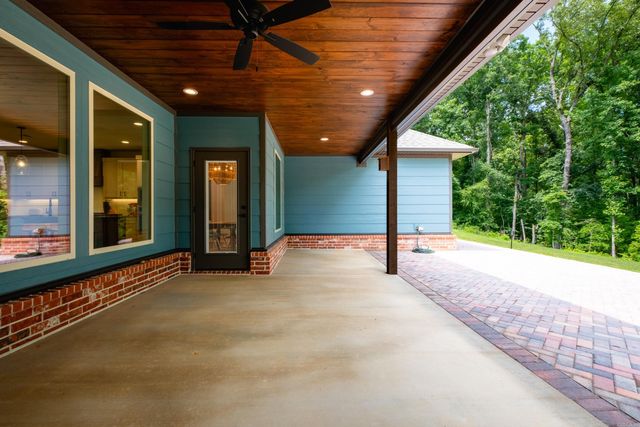 4032 Eagle Valley Drive, Benton, AR 72019