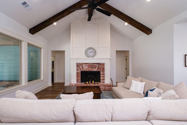 4032 Eagle Valley Drive, Benton, AR 72019