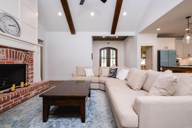 4032 Eagle Valley Drive, Benton, AR 72019