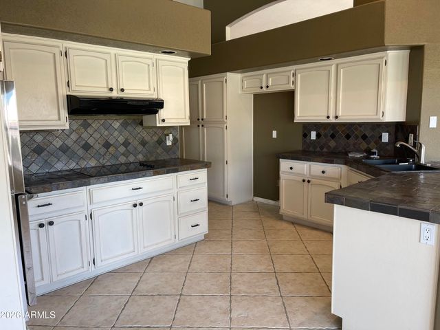 6335 W DONALD Drive, Glendale, AZ 85310