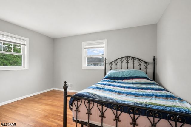 92 Anderson Ave, Totowa Boro, NJ 07512