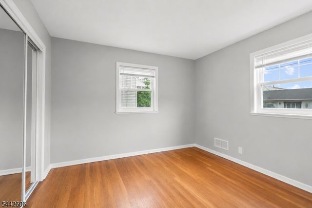 92 Anderson Ave, Totowa Boro, NJ 07512