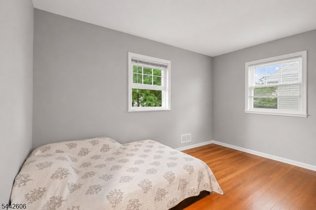 92 Anderson Ave, Totowa Boro, NJ 07512