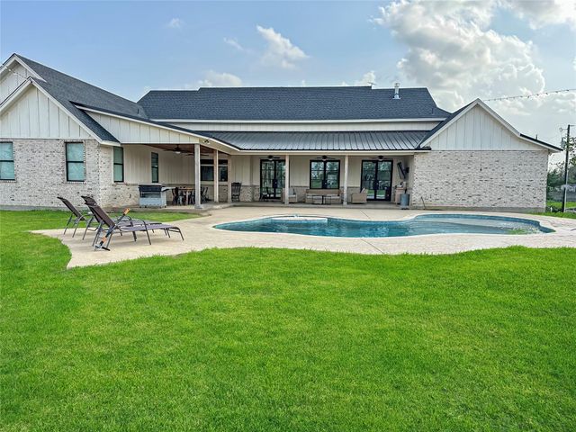 1215 Private Road 7039, Lexington, TX 78947