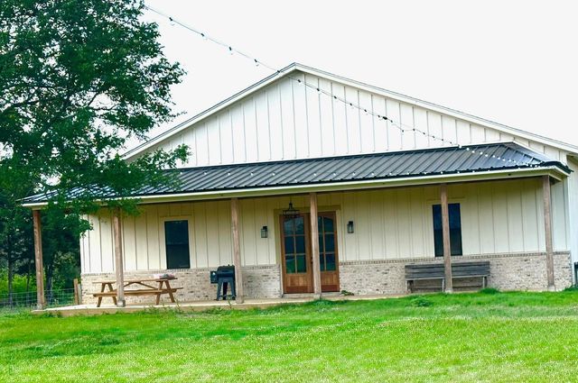 1215 Private Road 7039, Lexington, TX 78947