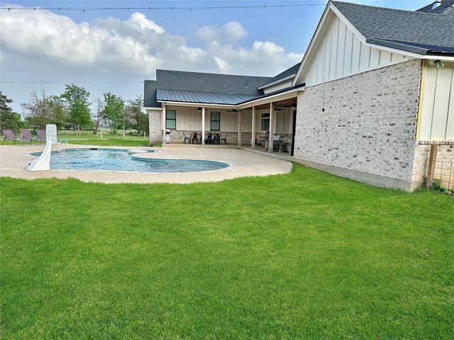 1215 Private Road 7039, Lexington, TX 78947