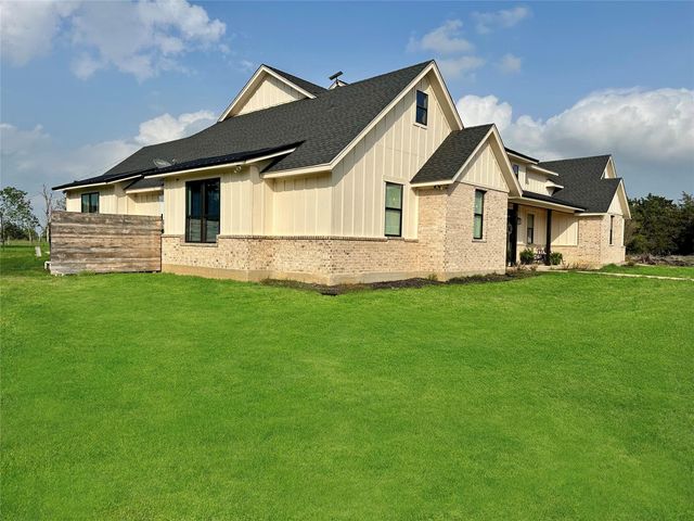1215 Private Road 7039, Lexington, TX 78947