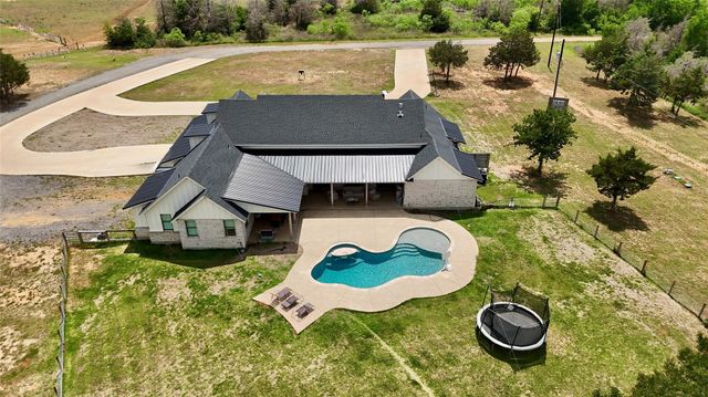 1215 Private Road 7039, Lexington, TX 78947