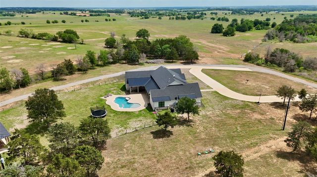 1215 Private Road 7039, Lexington, TX 78947