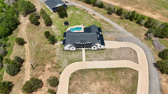 1215 Private Road 7039, Lexington, TX 78947