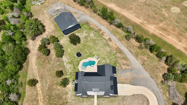 1215 Private Road 7039, Lexington, TX 78947