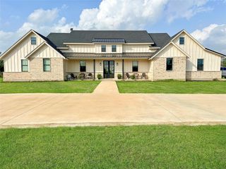 1215 Private Road 7039, Lexington, TX 78947