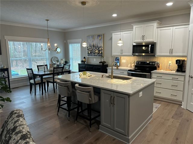 430 Whistlers Cove Lane, Greece, NY 14612
