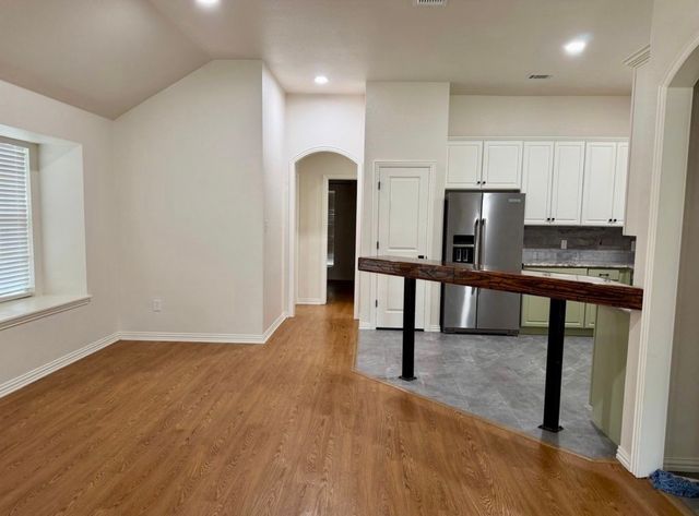 1001 Roberts Bend, Granbury, TX 76048