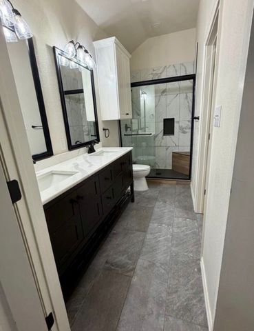 1001 Roberts Bend, Granbury, TX 76048