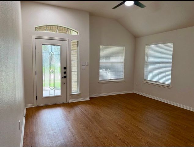 1001 Roberts Bend, Granbury, TX 76048