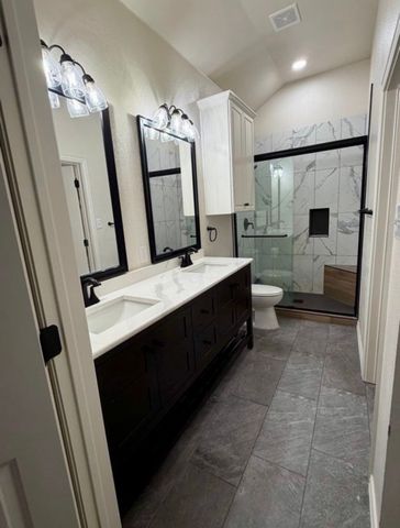1001 Roberts Bend, Granbury, TX 76048