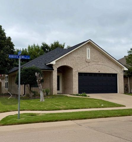 1001 Roberts Bend, Granbury, TX 76048