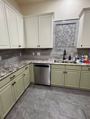 1001 Roberts Bend, Granbury, TX 76048