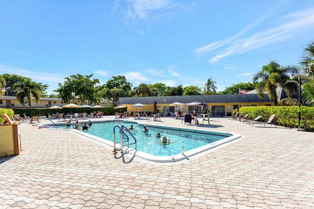 7680 NW 1st Street 102, Margate, FL 33063