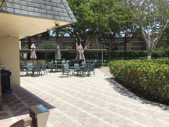 7680 NW 1st Street 102, Margate, FL 33063