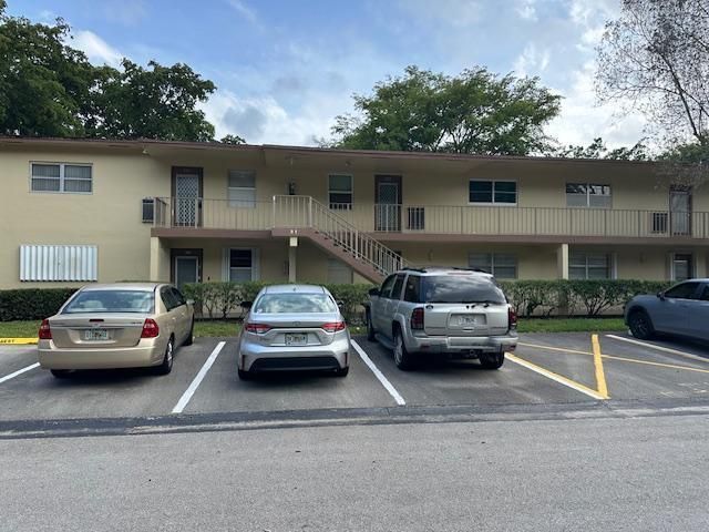7680 NW 1st Street 102, Margate, FL 33063